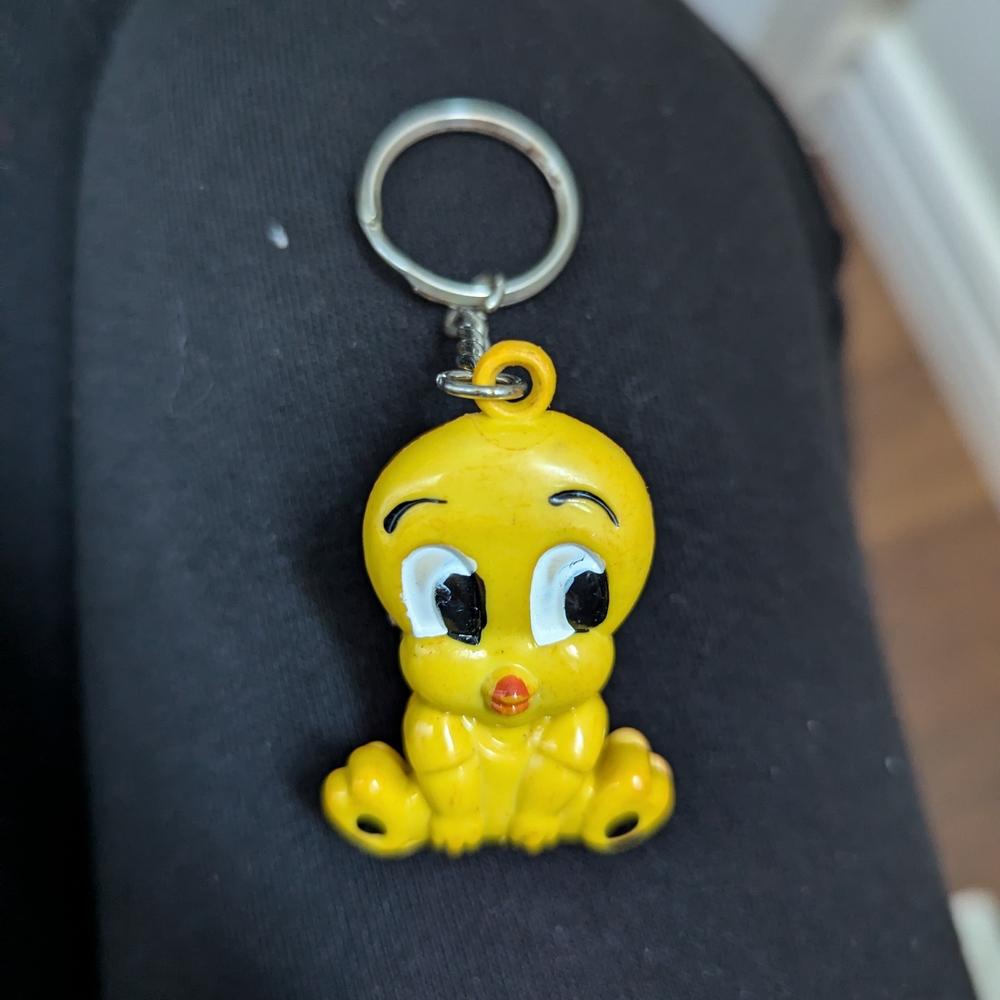 Vintage Warner Bros Tweety Yellow Bird Clip Keychain